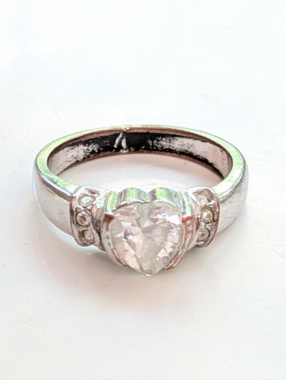 Vintage 90s Silver Tone Faceted Glass Heart Romantic Love Ring Size 7